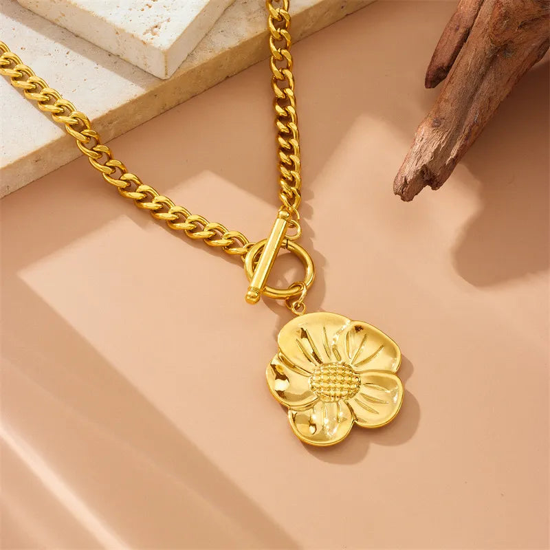 GOLDEN BLOOM NECKLACE