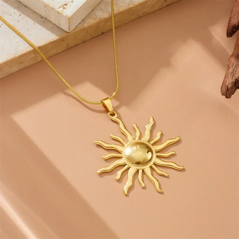 SUNBURST PENDANT NECKLACE