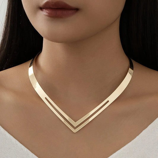 EXAGGERATED COLLAR NECKLACE